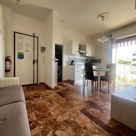 Apartment Aurora & Nicole Ideal Per Biker Con Terazza Vista Mare Parcheggio E Wi-Fi Gratuiti بيترا ليغوري المظهر الخارجي الصورة