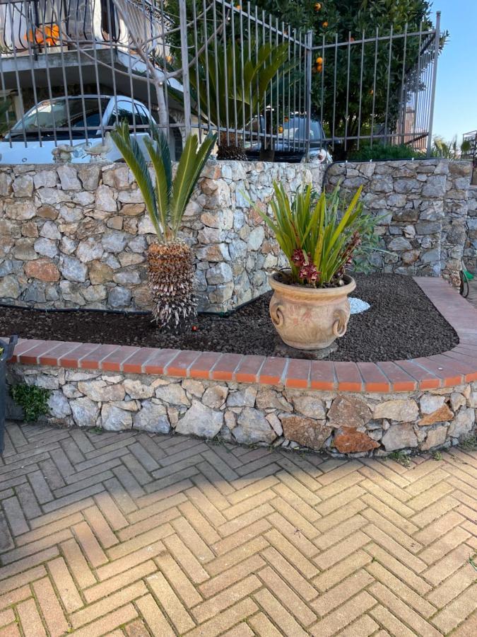 Apartment Aurora & Nicole Ideal Per Biker Con Terazza Vista Mare Parcheggio E Wi-Fi Gratuiti بيترا ليغوري المظهر الخارجي الصورة