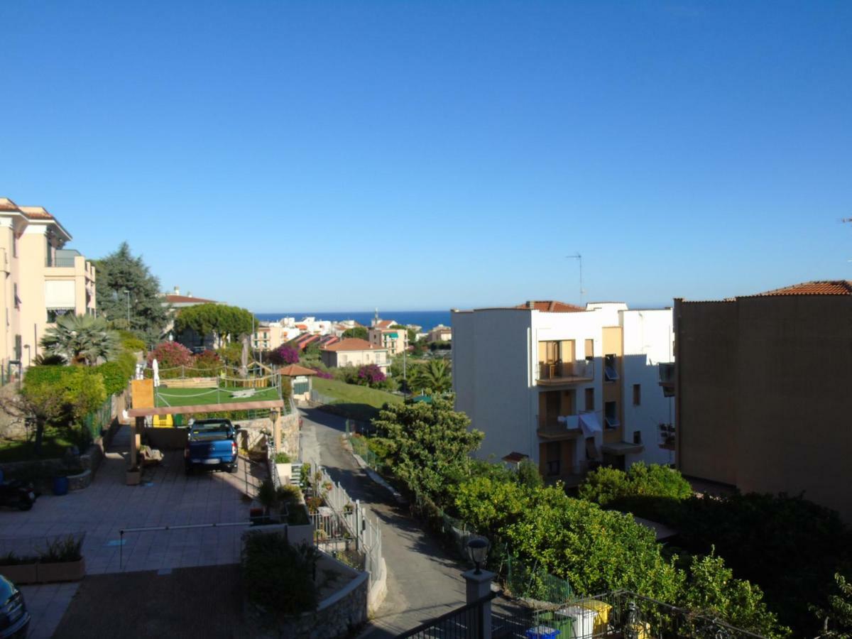 Apartment Aurora & Nicole Ideal Per Biker Con Terazza Vista Mare Parcheggio E Wi-Fi Gratuiti بيترا ليغوري المظهر الخارجي الصورة